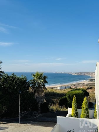 House in Lourinha - view 1
