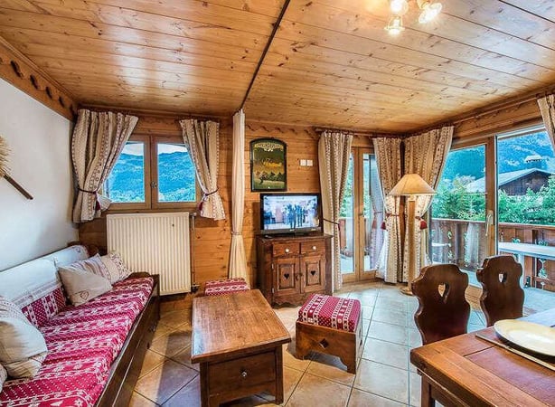 Apartment in Les Allues - view 1