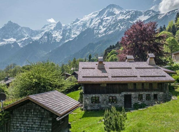 Chalet in Les Chavants - view 1