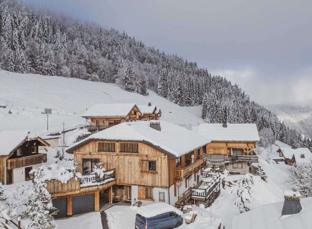 Chalet in La Cote-d'Arbroz - view 1