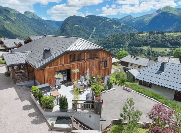 Chalet in La Cote-d'Arbroz - view 1