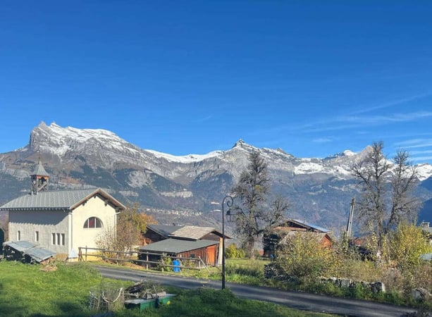 Chalet in Saint-Gervais-les-Bains - view 1