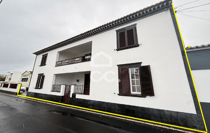 Villa in Lagoa - view 1