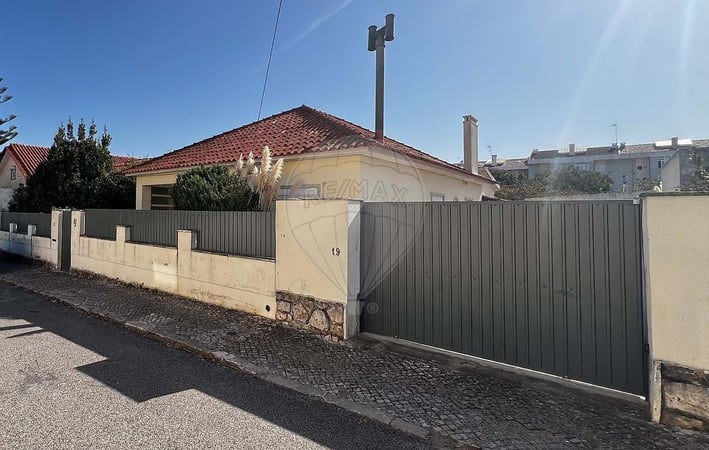 Villa in Sintra (Santa Maria e Sao Miguel) - view 1