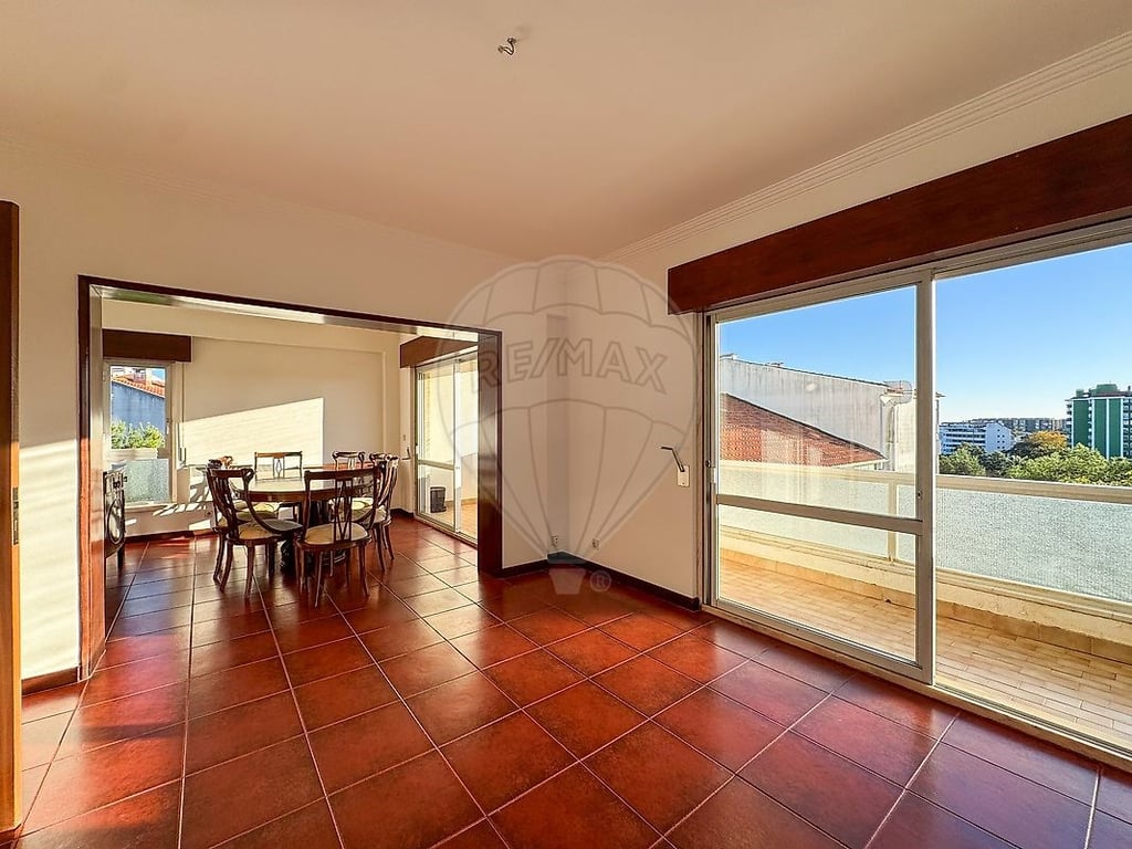 Apartment in Cascais - Image 3