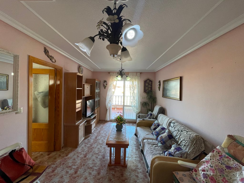 Apartment in Torrelamata - Image 2
