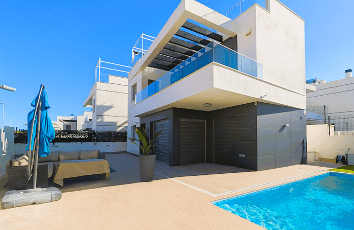 House in Villamartin - view 1