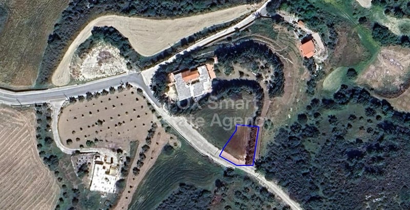 Land in Steni - view 1