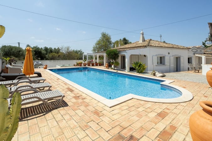 House in Santa Barbara de Nexe - view 1