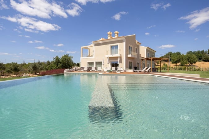 House in Estoi - view 1