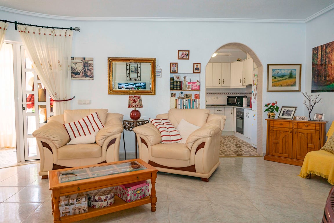 Villa in Ciudad Quesada - Image 4