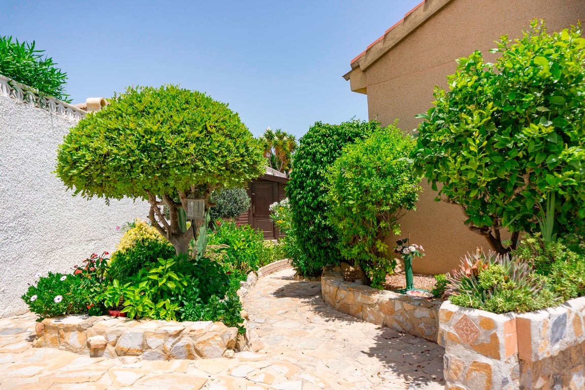 Villa in Ciudad Quesada - Image 3