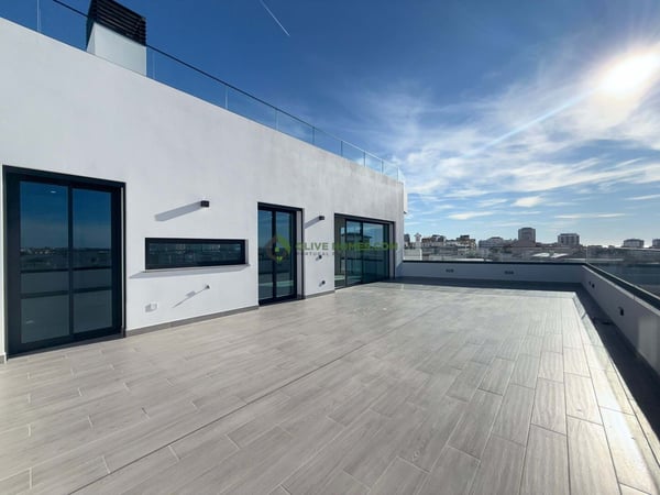 Apartment in Quarteira - view 1