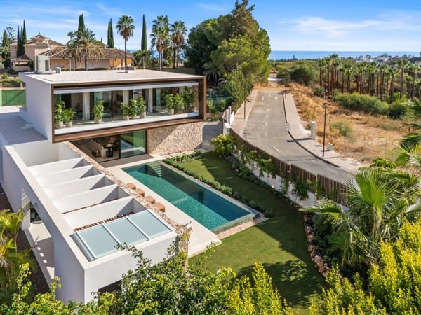 Villa in Marbella - view 1