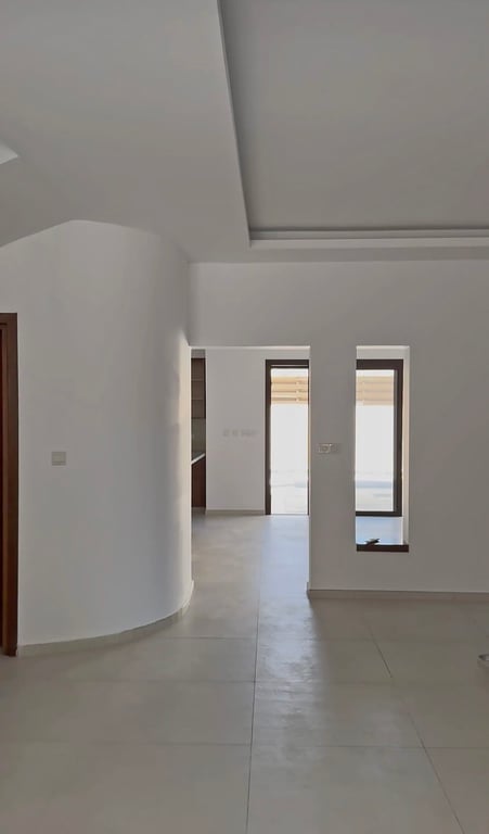 House in Kato Polemidia - Image 3