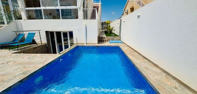 House in Urbanizacion los Balcones - view 1