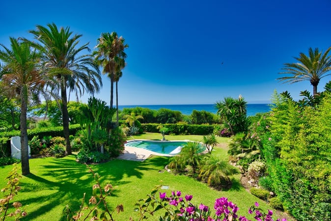 Villa in Marbella - view 1