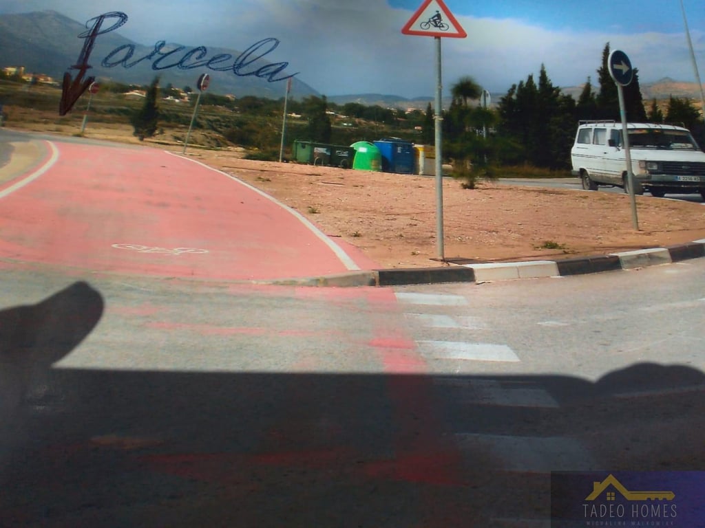 Land in Calandari - Image 2