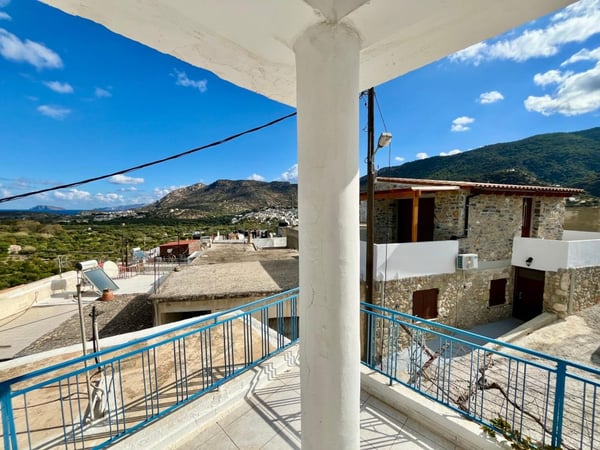 House in Pyrgos Kalou Choriou - view 1