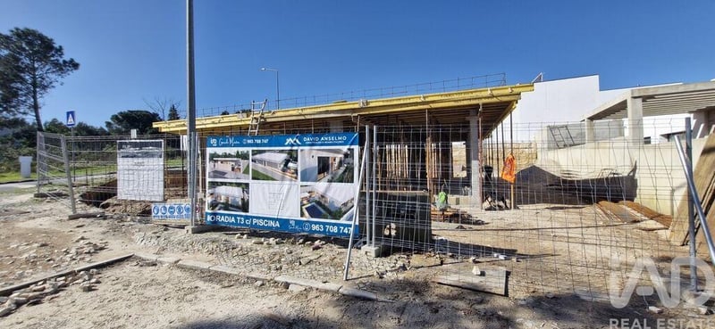 House in Rio Maior - view 1