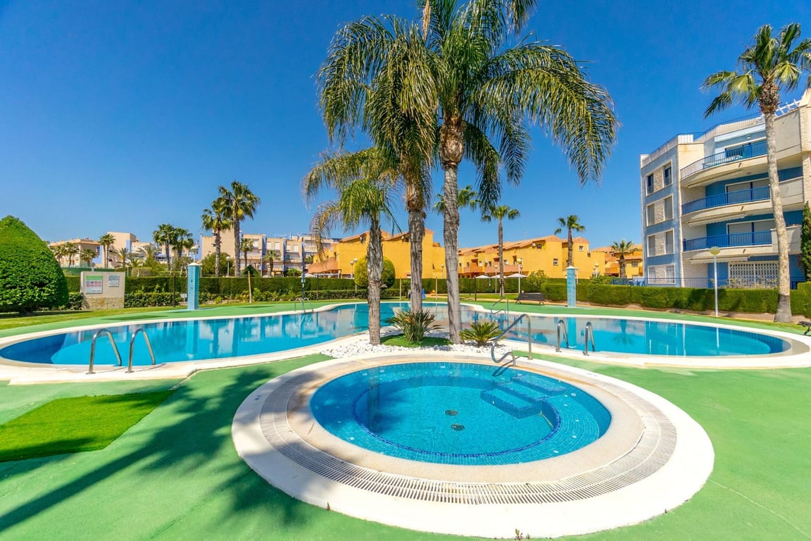Apartment in Dehesa de Campoamor - Image 3