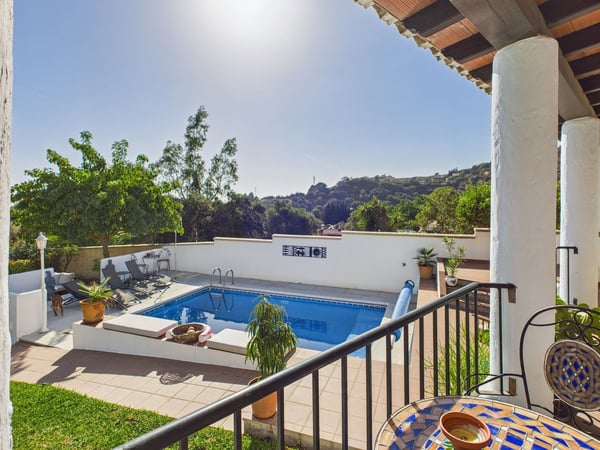 House in Estepona - view 1