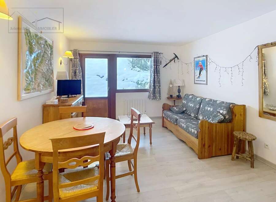 Apartment in Les Houches - Image 4