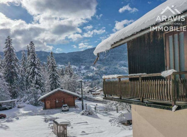 Villa in Verchaix - view 1