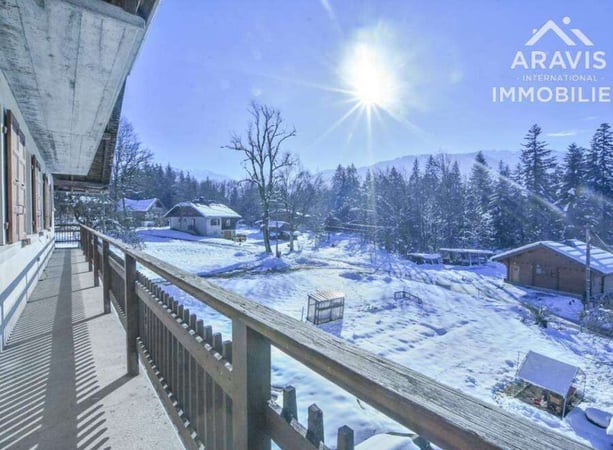 Villa in Verchaix - view 1