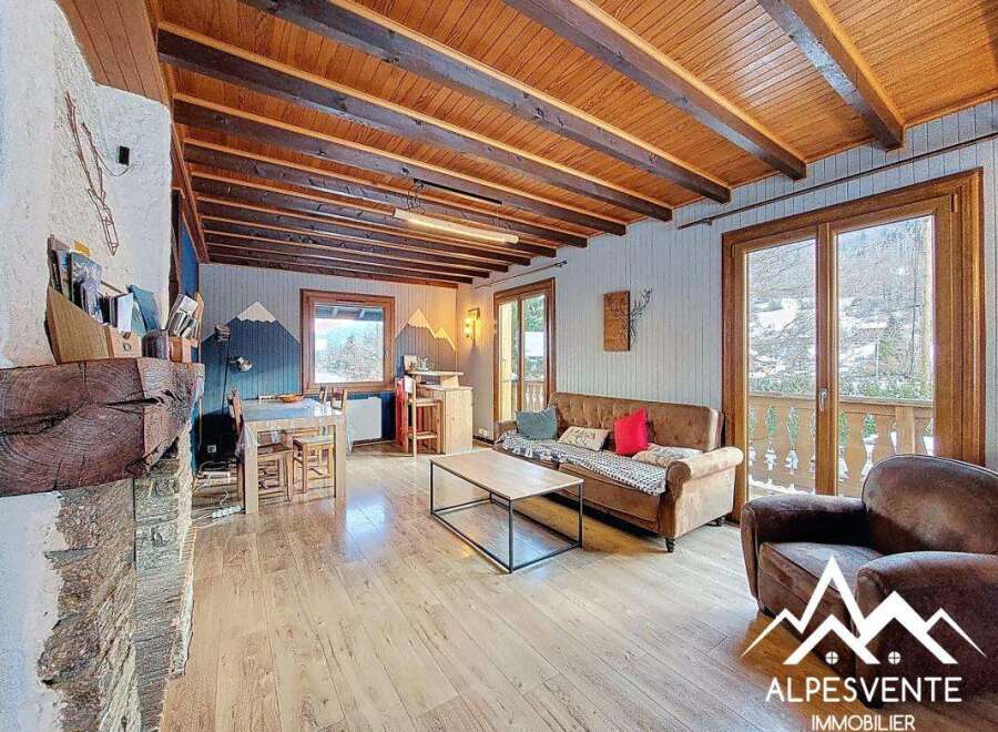 House in La Riviere-Enverse - Image 3