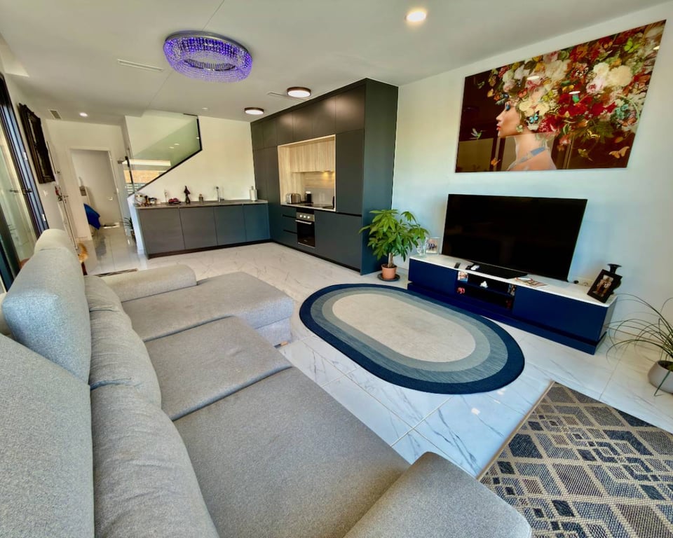 House in Los Montesinos - Image 4