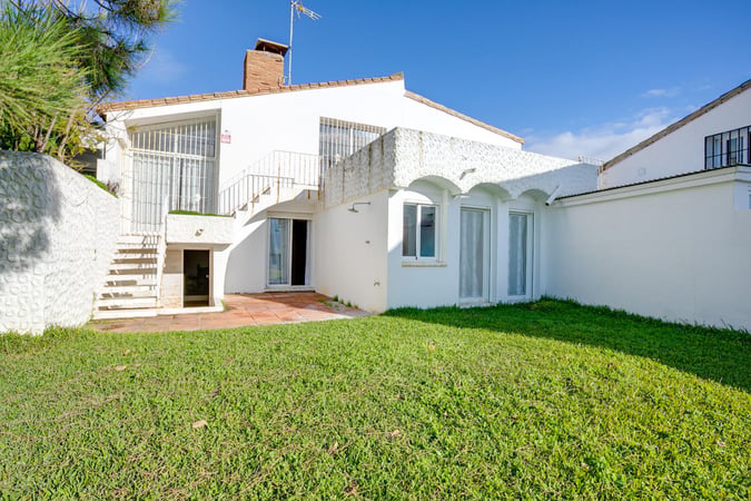 House in Estepona - view 1