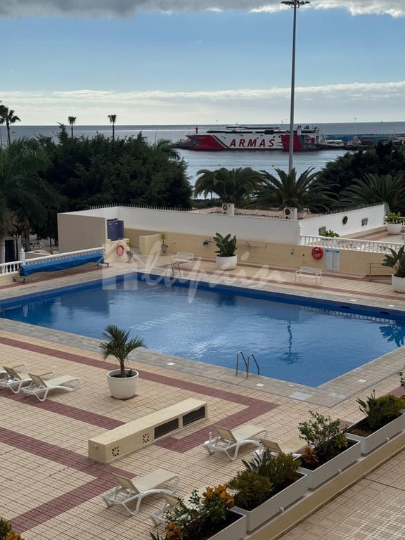 Apartment in Los Cristianos - Image 2