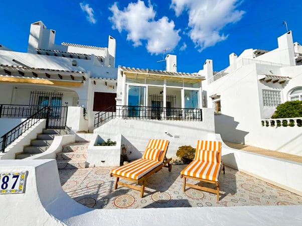 House in Villamartin - view 1