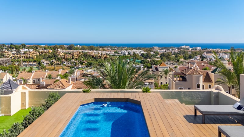 House in Estepona - view 1