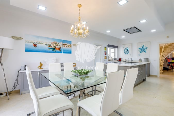 House in Lagoa - view 1