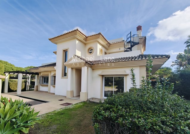 House in San Roque Club - view 1