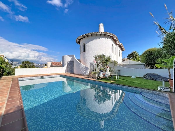 Villa in L'Albir - view 1