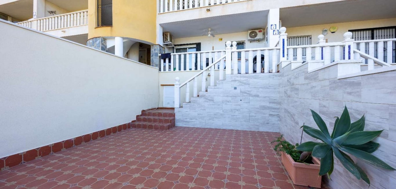 Apartment in Urbanizacion los Balcones - Image 2