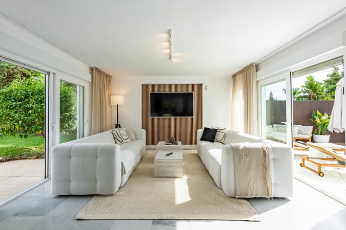 Villa in Nueva Andalucia - view 1