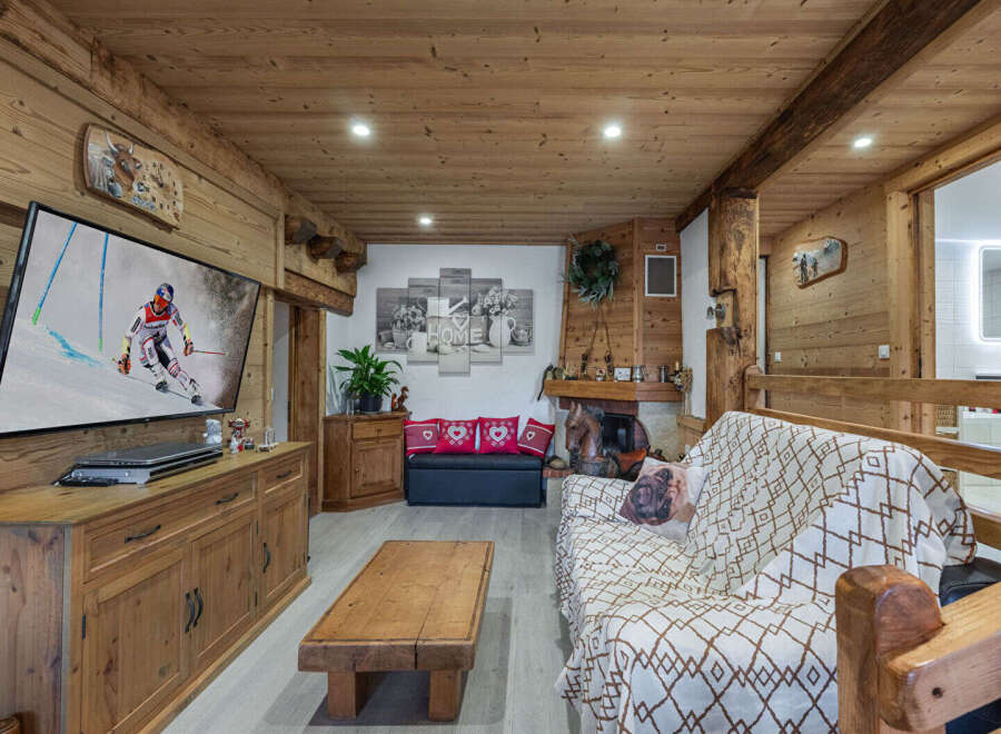 Apartment in Megeve - Image 2