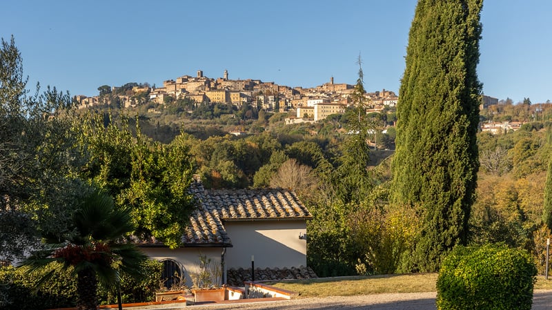 House in Montepulciano - view 1