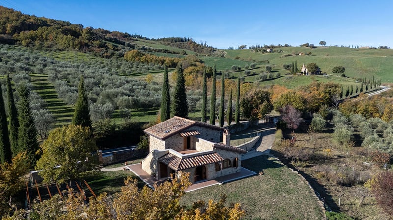 House in Castiglione d'Orcia - view 1