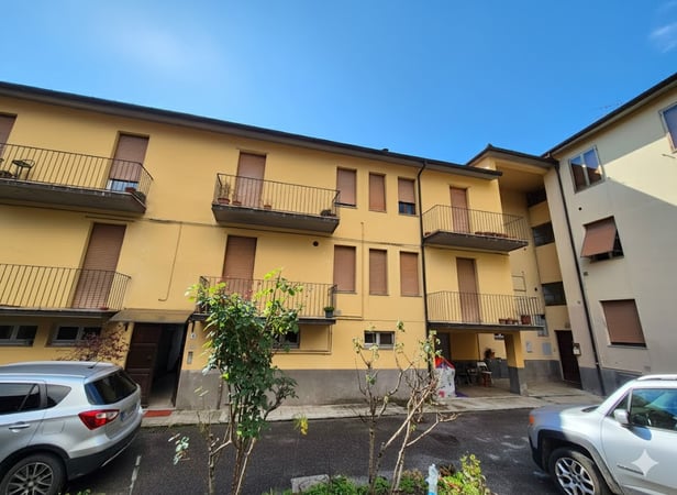 House in Castelnuovo di Garfagnana - view 1