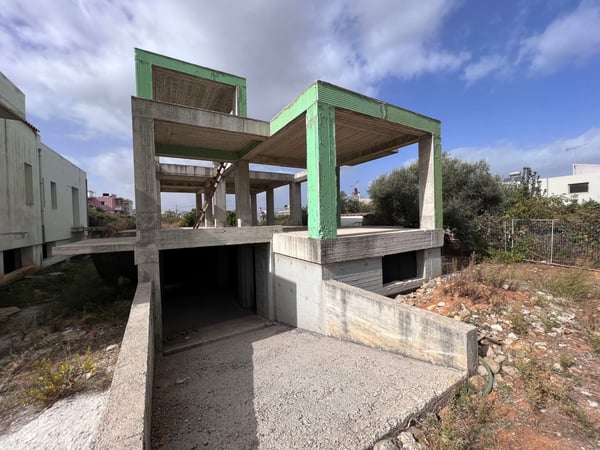 Villa in Varypetro - view 1