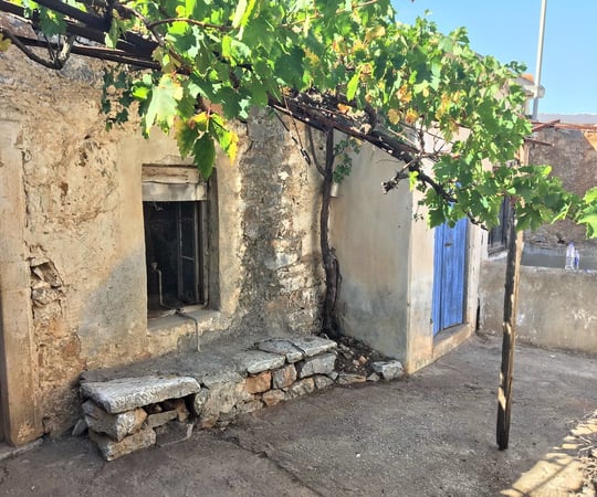 Villa in Kato Loumas - view 1