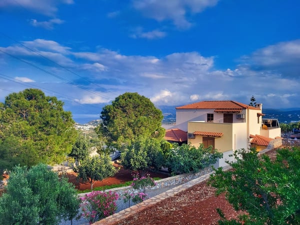 Villa in Agios Nikolaos - view 1