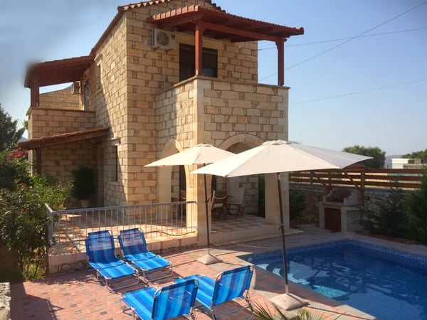 Villa in Neo Chorio - view 1