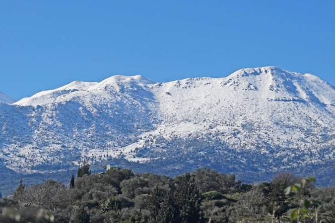 Land in Alikambos - view 1