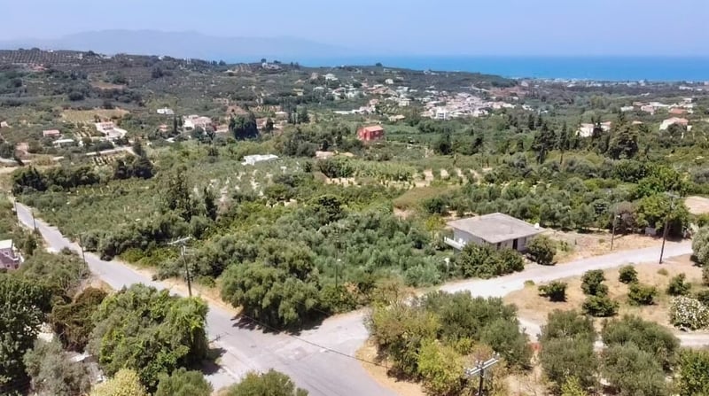 Land in Modi - view 1